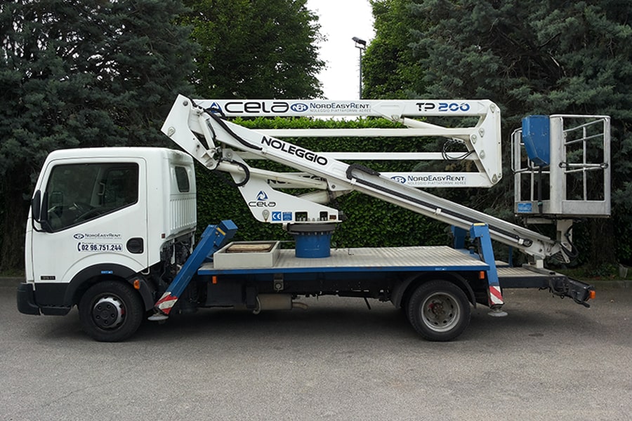 Noleggio piattaforme autocarrate Mozzate